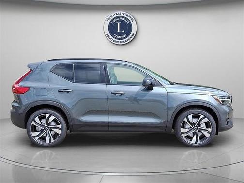 2026 Volvo XC40 B5 Ultra