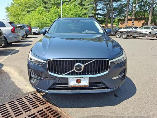 2022 Volvo XC60 B5 Momentum