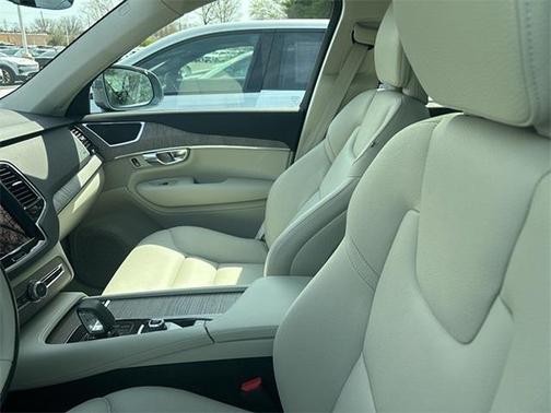 2023 Volvo XC90 B6 Plus 7-Seater