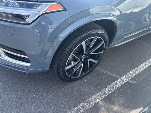 2023 Volvo XC90 B6 Plus 7-Seater