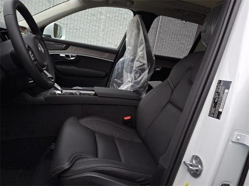 2025 Volvo XC90 Plug-In Hybrid T8 Ultra 7-Seater