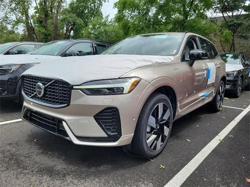 2025 Volvo XC60 Plug-In Hybrid Plus