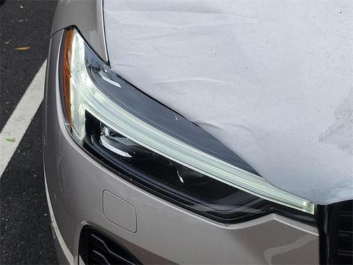 2025 Volvo XC60 Plug-In Hybrid Plus