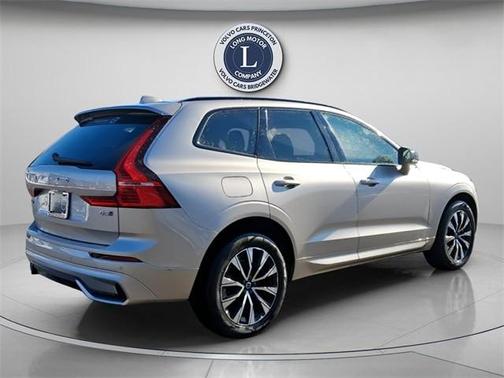 2025 Volvo XC60 B5 Plus