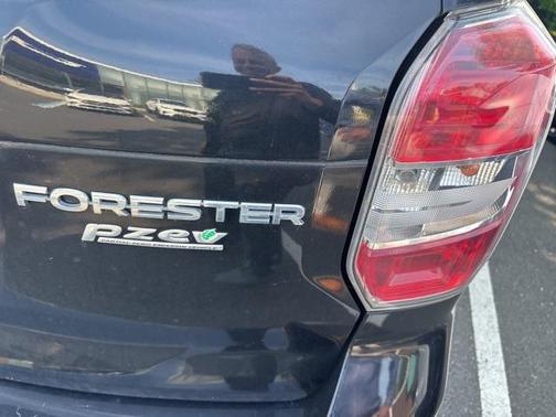 2016 Subaru Forester 2.5i