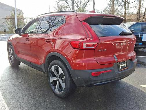 2025 Volvo XC40 Plus Dark Theme