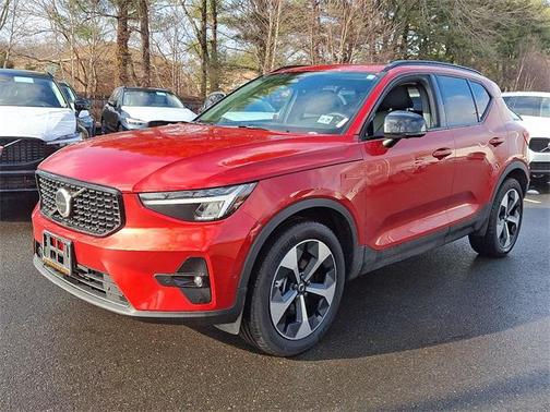 2025 Volvo XC40 Plus Dark Theme