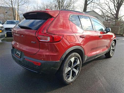 2025 Volvo XC40 Plus Dark Theme