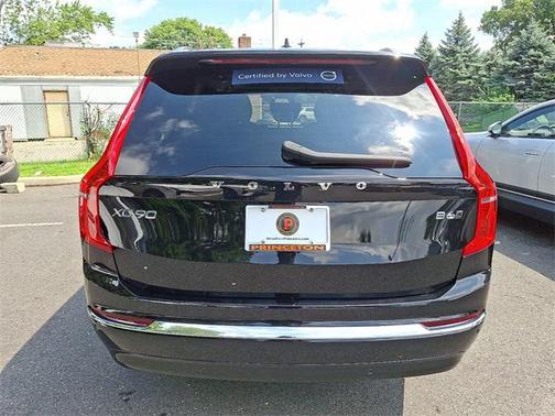 2024 Volvo XC90 B6 Plus Bright Theme 7-Seater