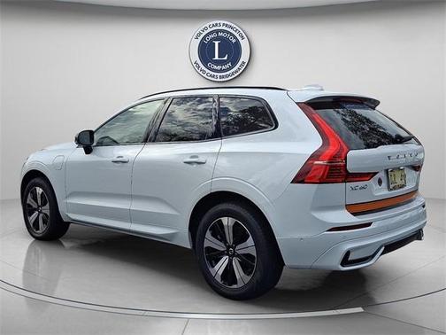 2023 Volvo XC60 Recharge Plug-In Hybrid T8 Plus Dark Theme