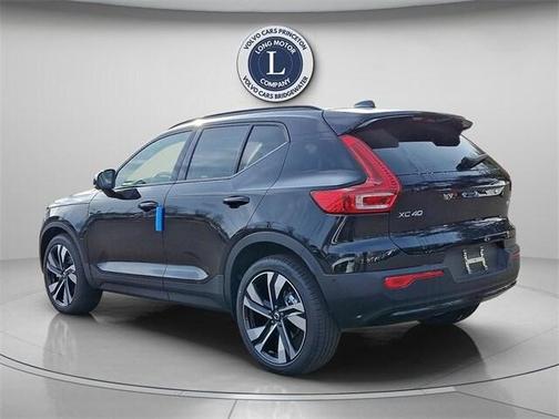 2026 Volvo XC40 B5 Ultra