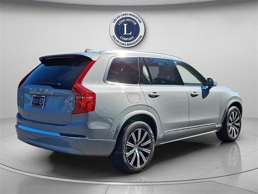 2025 Volvo XC90 B6 Plus 7-Seater