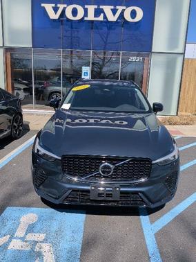 4 DR 2025 Volvo XC60 B5 Plus