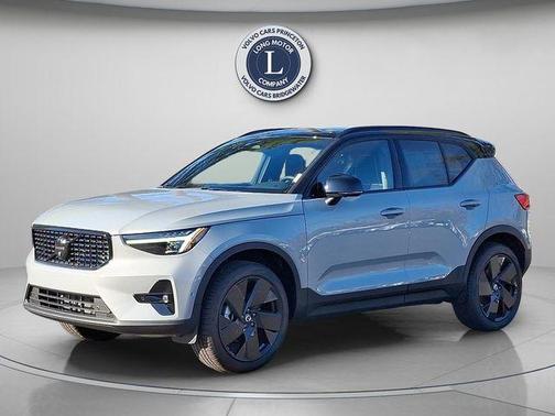 2026 Volvo XC40 B5 Ultra Black Edition