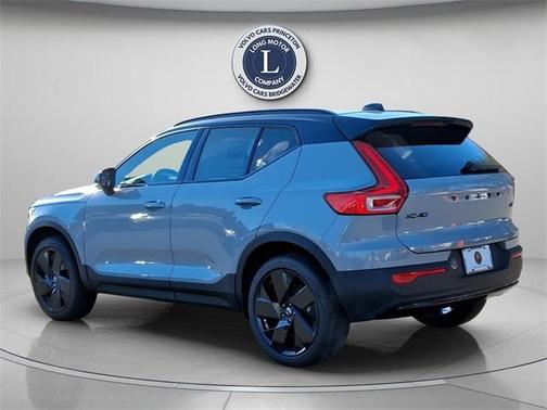 2026 Volvo XC40 B5 Ultra Black Edition