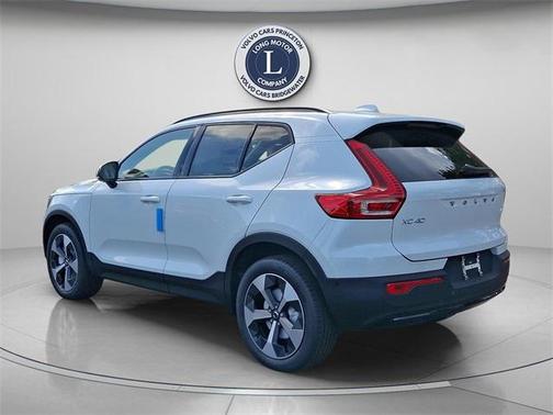 2026 Volvo XC40 B5 Plus