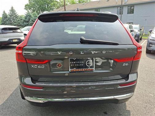 2022 Volvo XC60 B6 Inscription