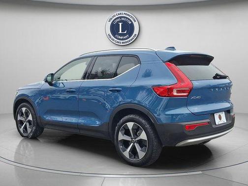 2025 Volvo XC40 B5 Plus Bright Theme