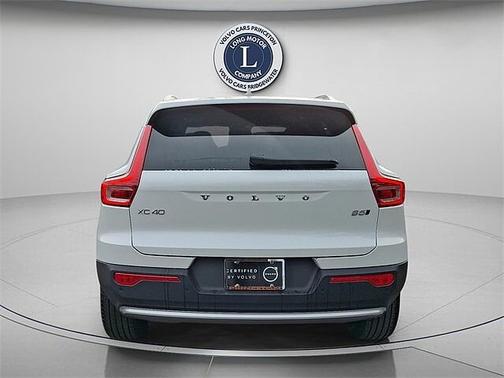 2025 Volvo XC40 B5 Core Bright Theme
