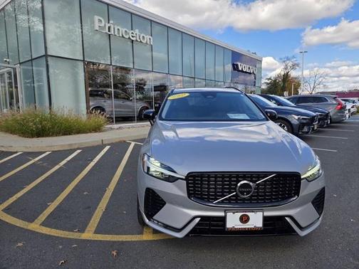2025 Volvo XC60 B5 Plus