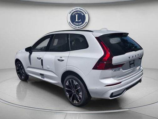 Crystal White 2026 Volvo XC60 B5 Plus