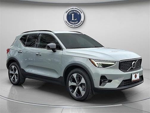 2025 Volvo XC40 Plus