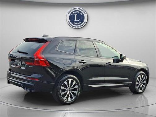 2025 Volvo XC60 B5 Core
