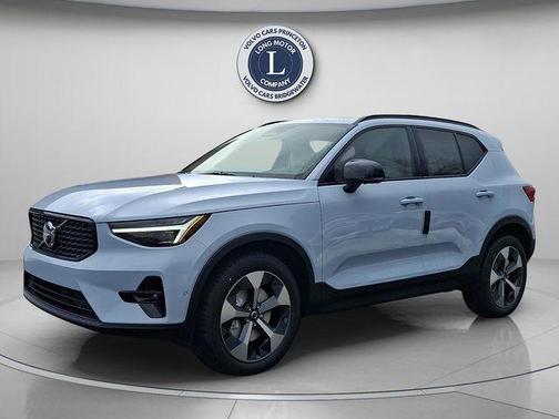 2026 Volvo XC40 B5 Plus