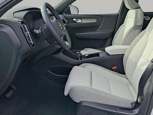 Crystal White Pearl 2026 Volvo EX40 Single Motor Extended Range Plus