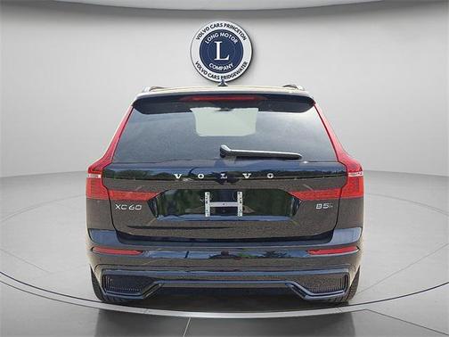 2025 Volvo XC60 B5 Ultra