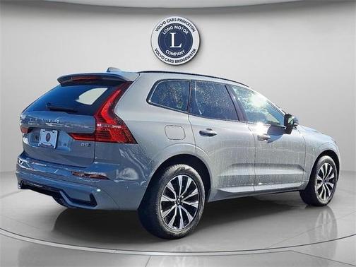 2025 Volvo XC60 B5 Plus