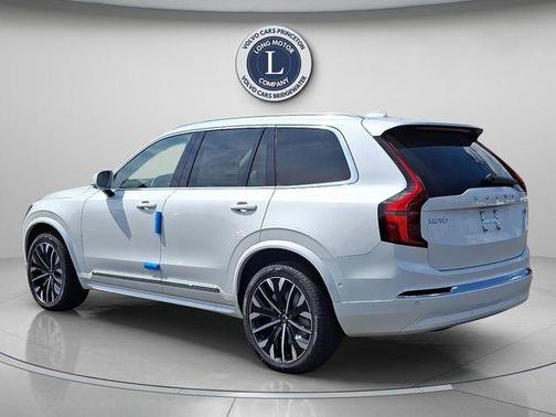 Crystal White Pearl 2026 Volvo XC90 B6 Ultra 7-Seater