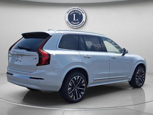 Crystal White Pearl 2026 Volvo XC90 B6 Ultra 7-Seater