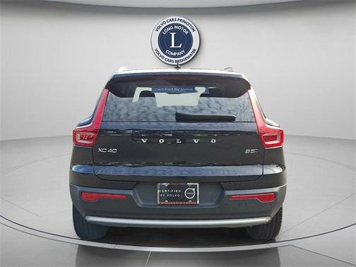 2025 Volvo XC40 B5 Core Bright Theme