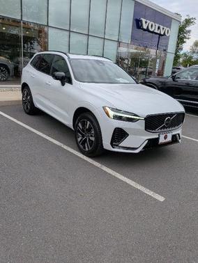 Crystal White 2026 Volvo XC60 B5 Core