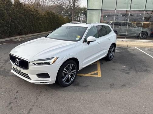 2021 Volvo XC60 T5 Momentum