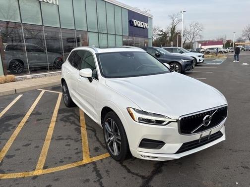2021 Volvo XC60 T5 Momentum