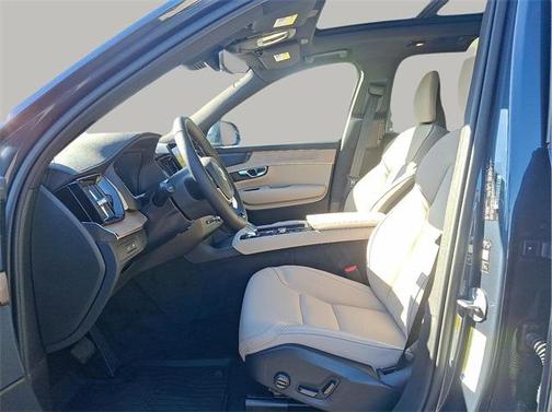 2026 Volvo XC90 Plug-In Hybrid T8 Plus 6-Seater