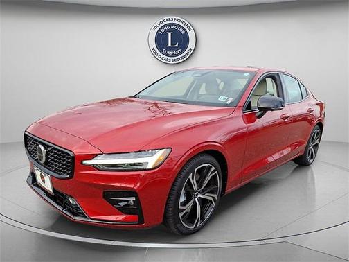 2024 Volvo S60 B5 Plus Dark Theme