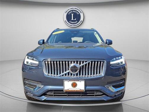 2025 Volvo XC90 B6 Plus 7-Seater