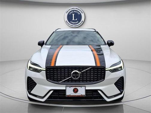 2023 Volvo XC60 Recharge Plug-In Hybrid T8 Plus Dark Theme
