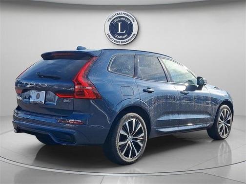 2025 Volvo XC60 B5 Plus