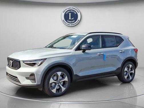2026 Volvo XC40 B5 Core