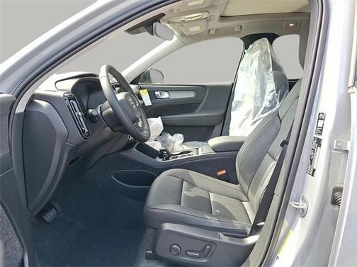 2026 Volvo XC40 B5 Core