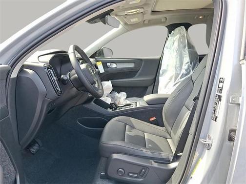 2026 Volvo XC40 B5 Core