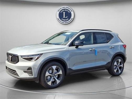2026 Volvo XC40 B5 Core