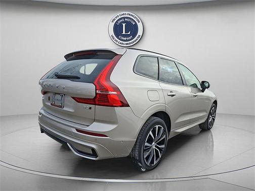 2025 Volvo XC60 B5 Plus