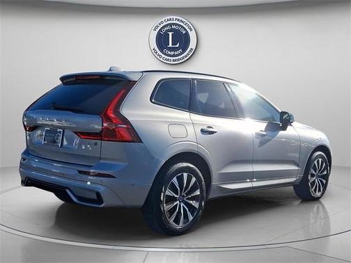 2025 Volvo XC60 B5 Plus