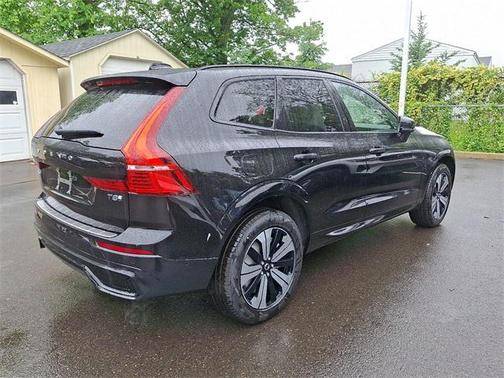 2025 Volvo XC60 Plug-In Hybrid T8 Plus