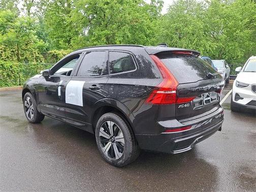 2025 Volvo XC60 Plug-In Hybrid T8 Plus